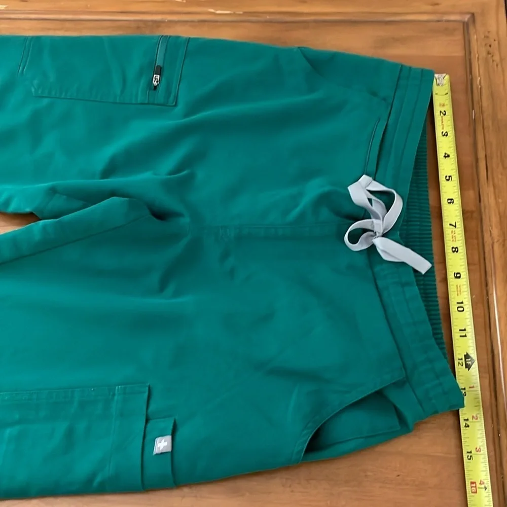 FIGS Technical Collection Pants Size Small